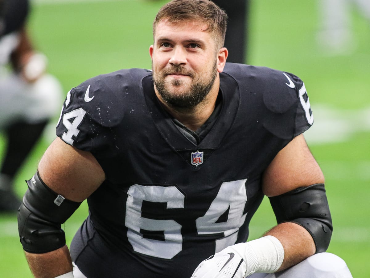 Raiders sign OL Alex Bars