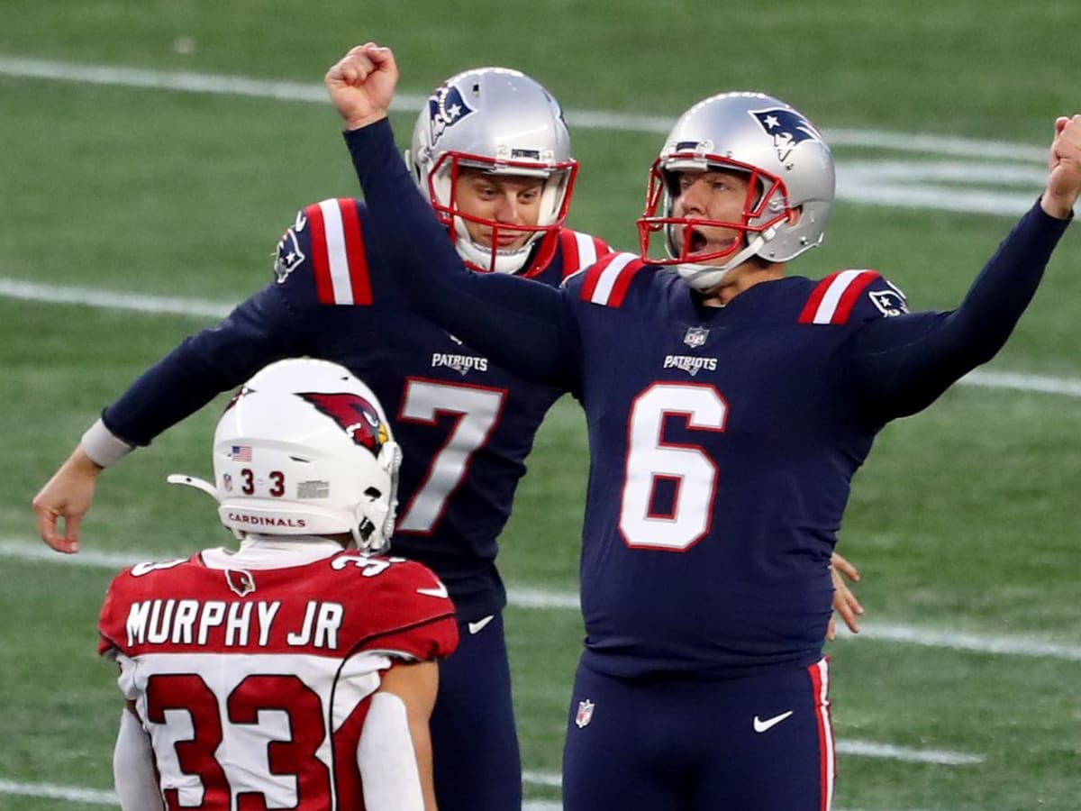 New England Patriots Can Hang onto Playoff Dreams in Matchup Against Arizona  Cardinals 