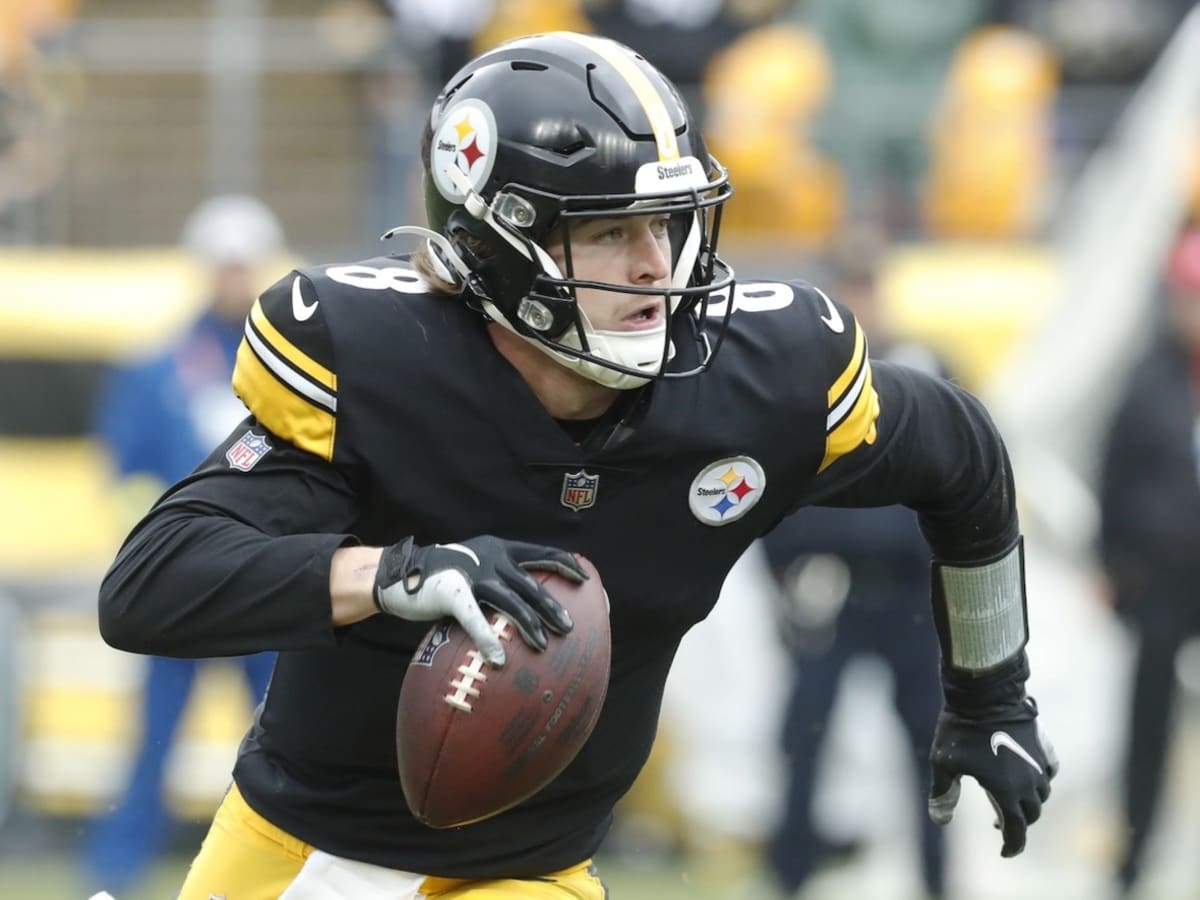 Steelers QB Kenny Pickett leaves Ravens game with concussion after he  'became symptomatic'