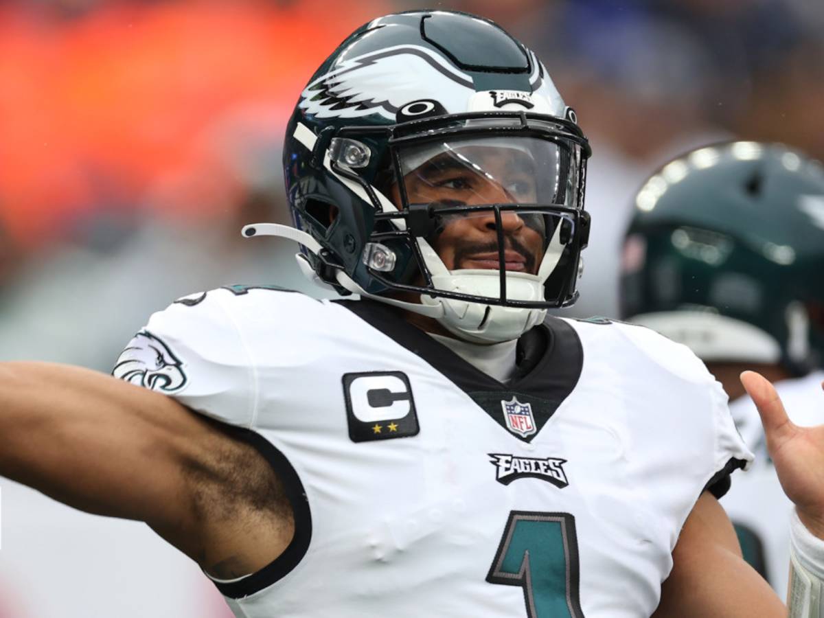 Wild Philly Eagles Couldn't Keep Bucified Bert From Sunday's Game