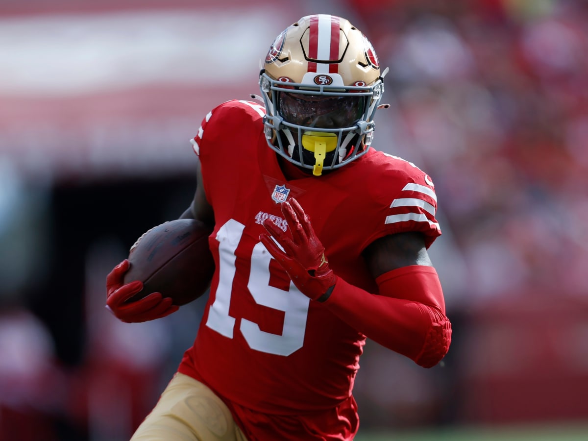 Deebo Samuel of the San Francisco 49ers runs for a touchdown in