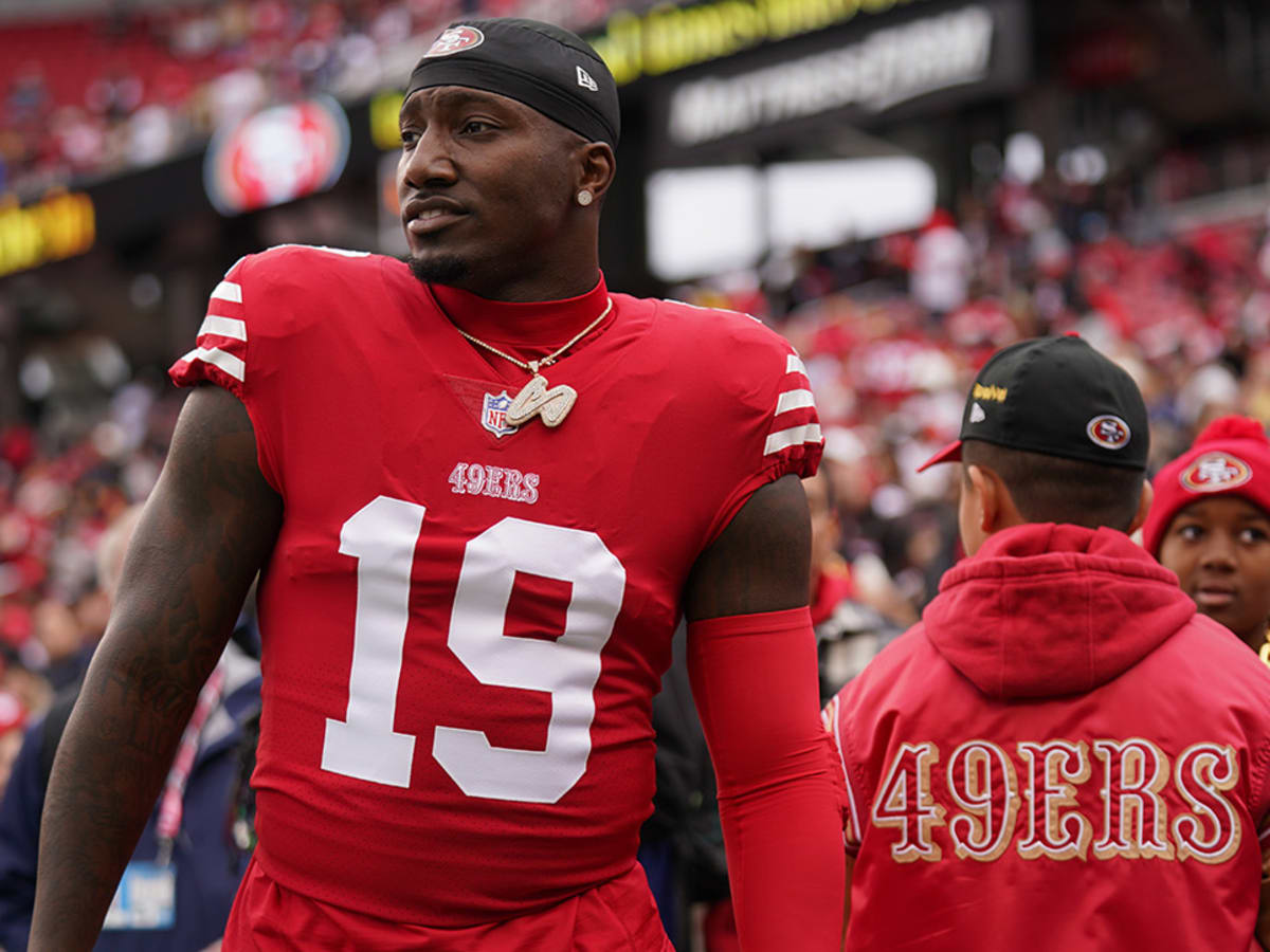 49ers Deebo Samuel Carted Off Field After Terrifying Hit vs. Buccaneers -  Sports Illustrated