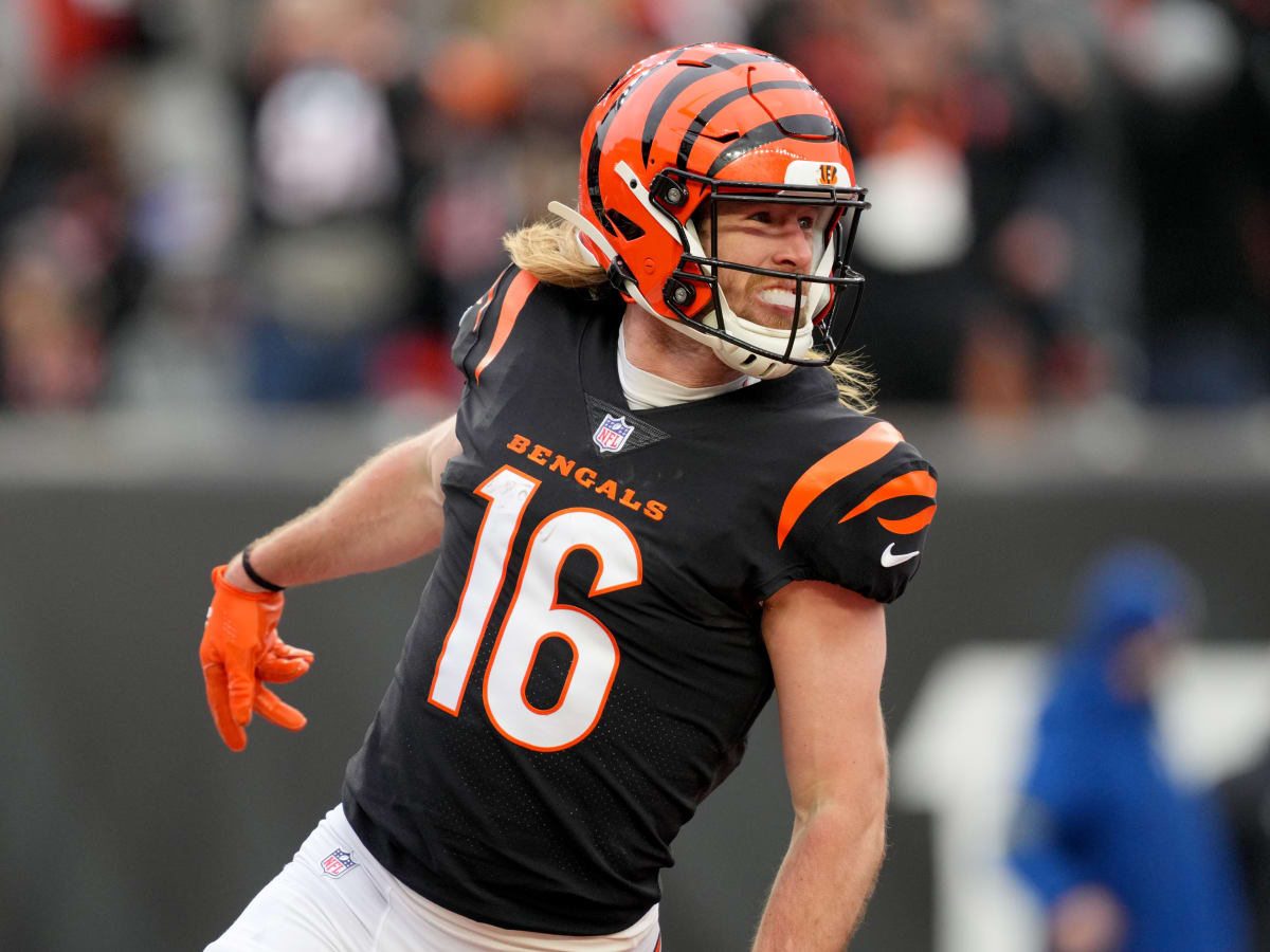 Cincinnati Bengals wide receiver Trenton Irwin throws throws the