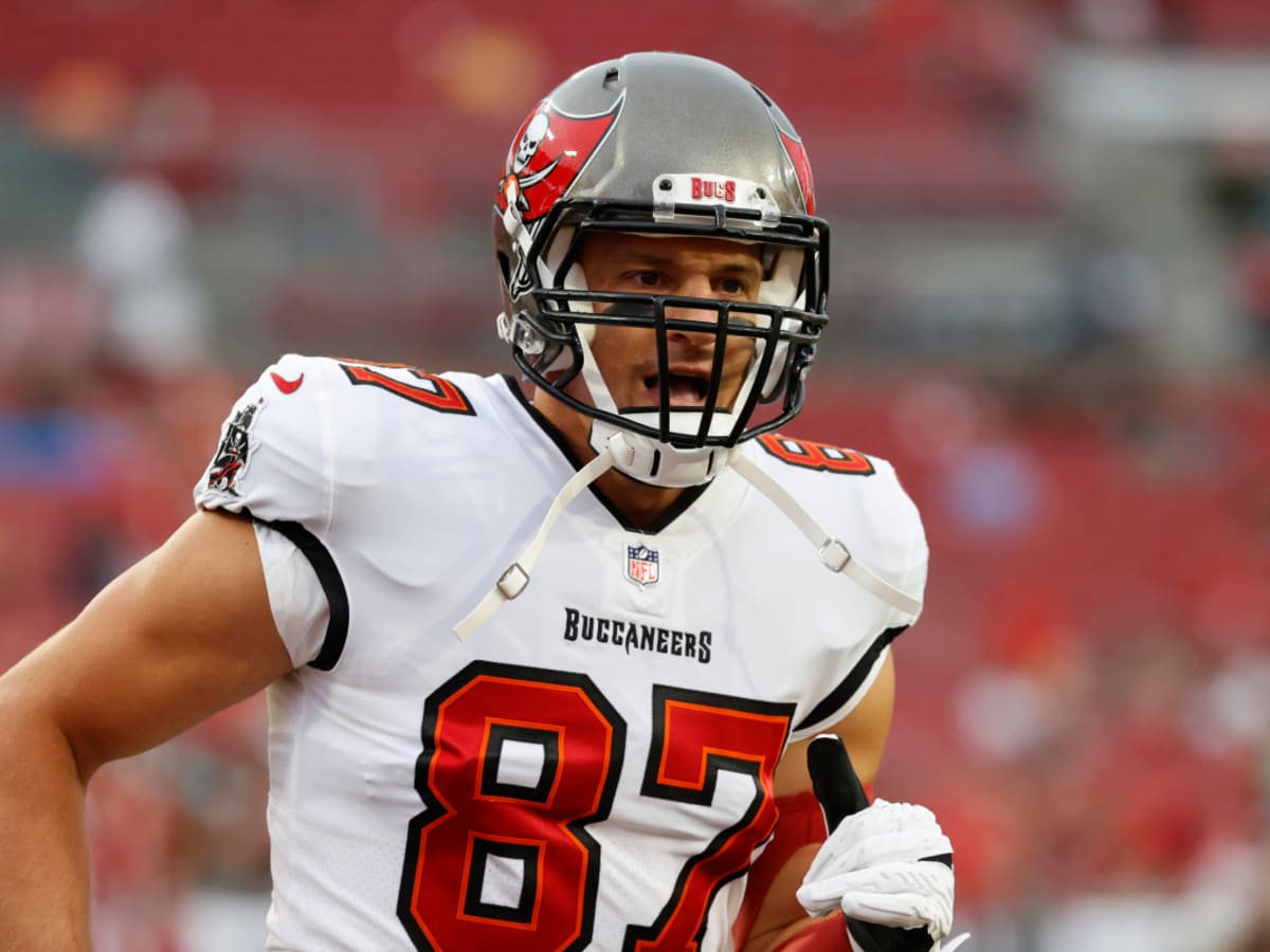 Rob Gronkowski on Bucs' struggles: 'I could definitely help out'