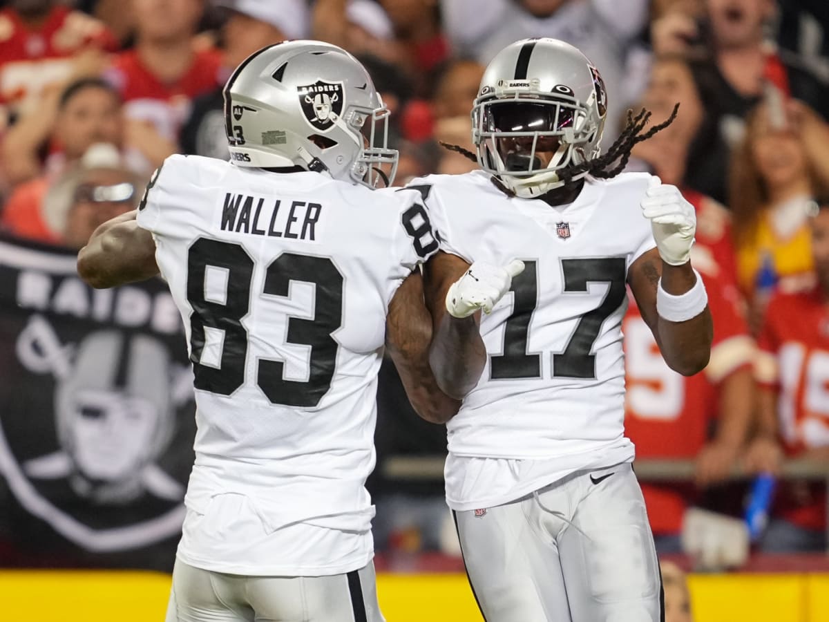 Darren Waller, Hunter Renfrow officially returning for Raiders against  Patriots - Las Vegas Sun News