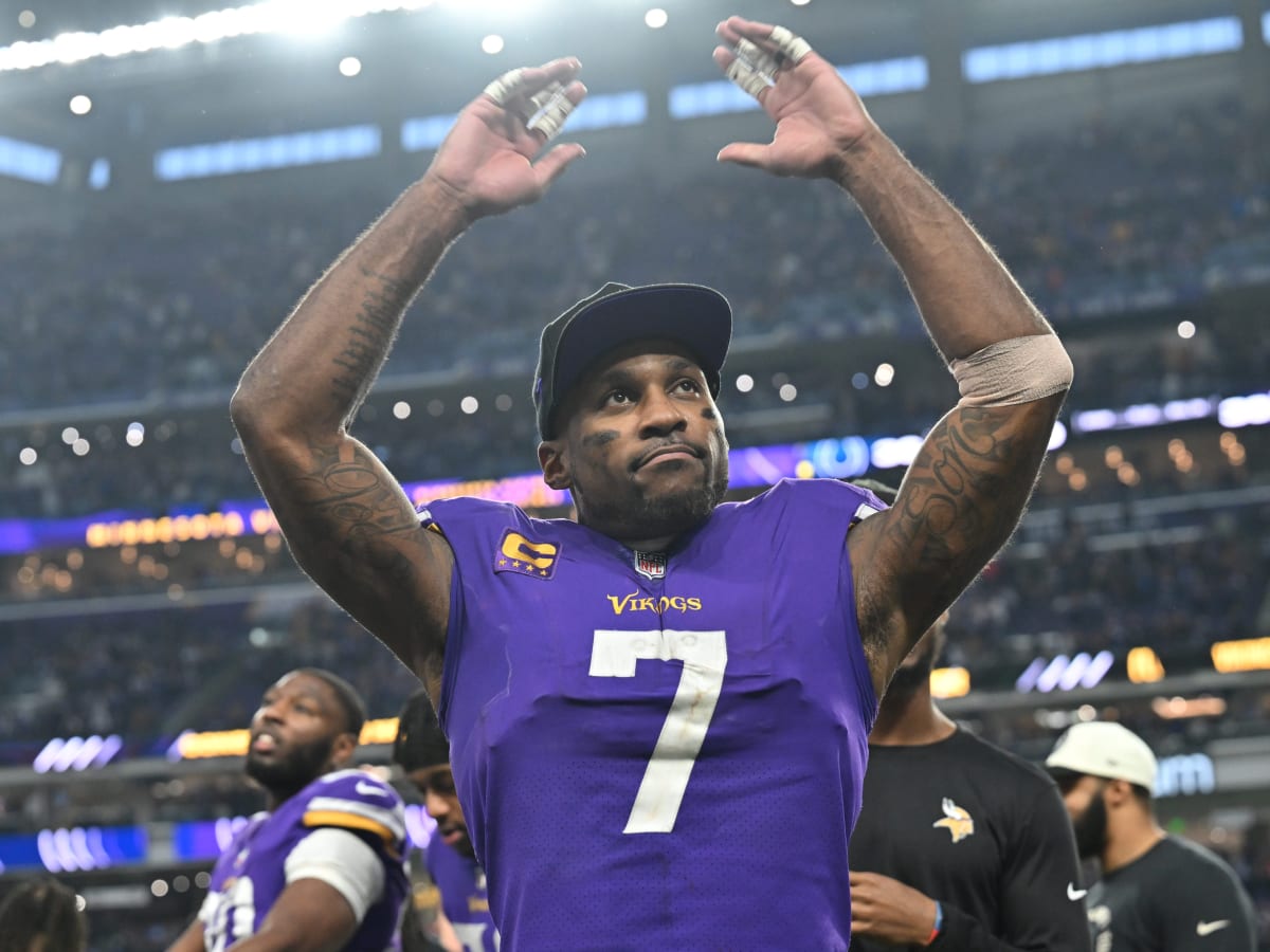 Vikings mount biggest comeback in NFL history, clinch NFC North