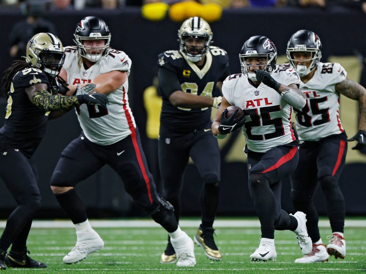 GALLERY: Top photos from Falcons/Saints Thanksgiving game