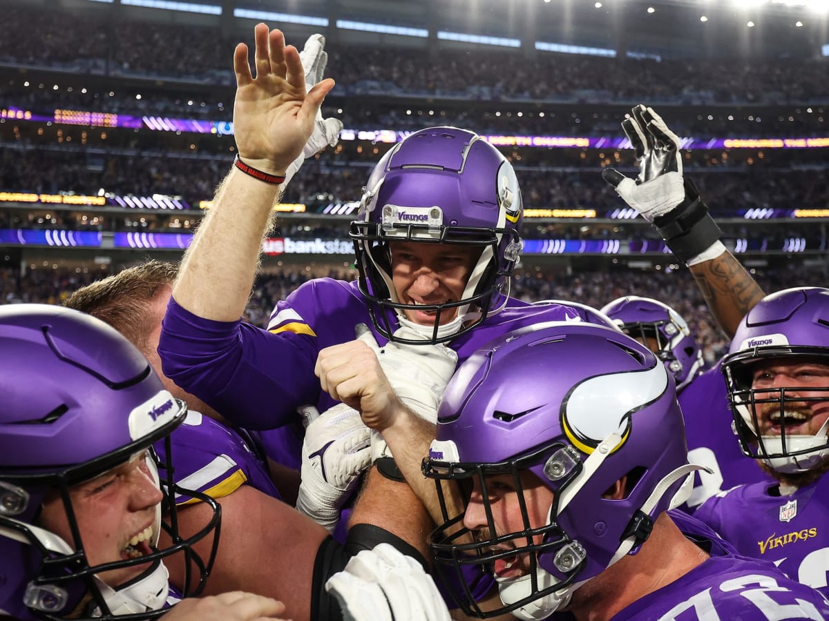 Vikings were losing to Cowboys so badly that CBS switched games