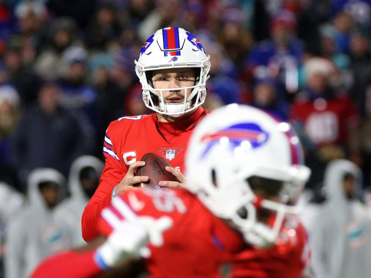 Bills-Dolphins Notebook: Tyreek Silenced, Allen & Diggs Dazzle