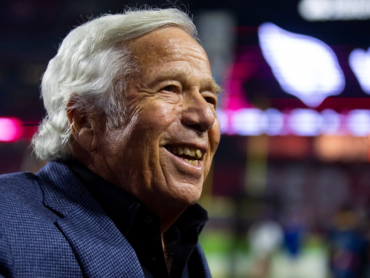 Patriots owner Robert Kraft greets fan who was taunted in stands at Raiders  game: 'What you did was so classy' 