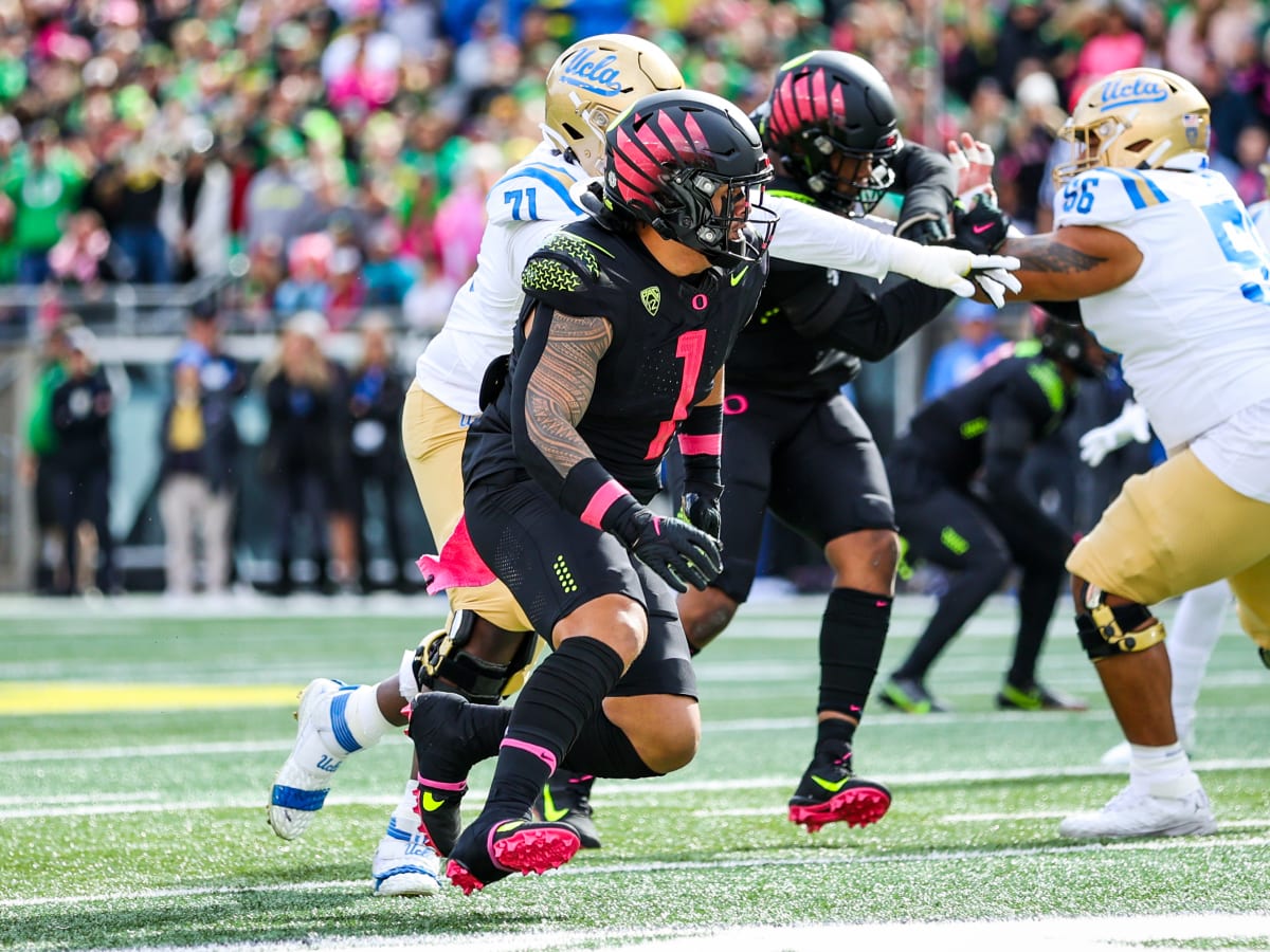 Oregon Ducks Noah Sewell back at practice after leaving UCLA game