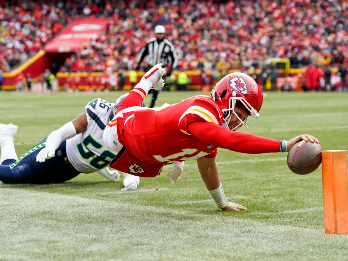 Chiefs clinch seventh straight AFC West title with OT win vs