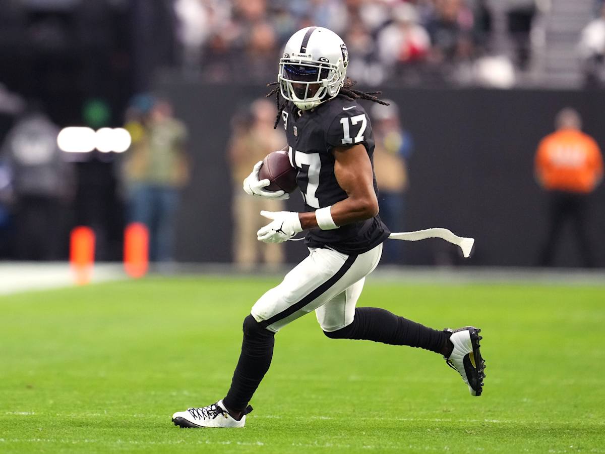 Las Vegas Raiders vs. Pittsburgh Steelers Prediction: Davante Adams Poised  for a Big Day