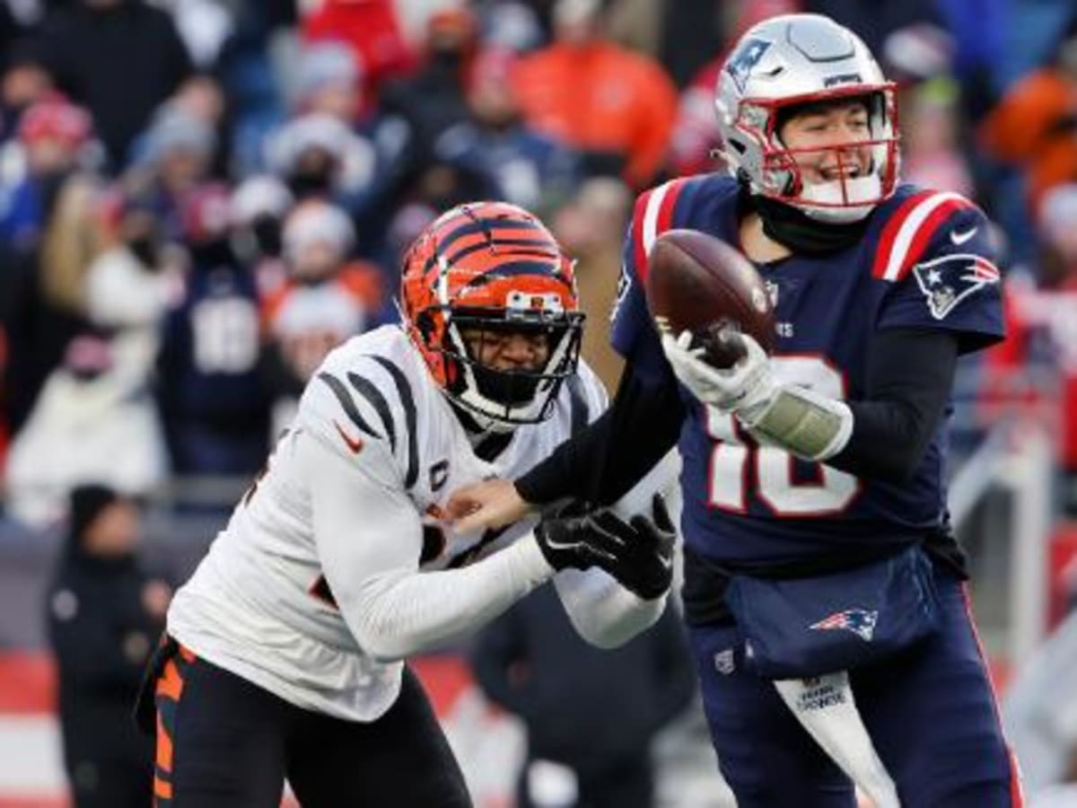 Bengals force late red zone turnover, hold off Pats 22-18