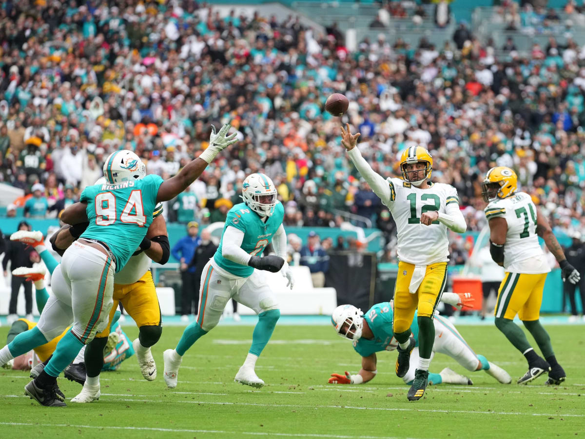 Packers pick off victory in Miami, knocking off Dolphins 26-20