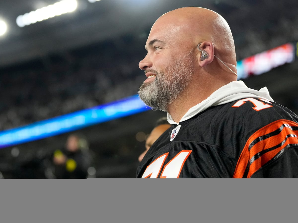 Every time I see that flag, I see Lee Deal': Rams captain Andrew Whitworth  on the loss of his best friend in battle - The Athletic