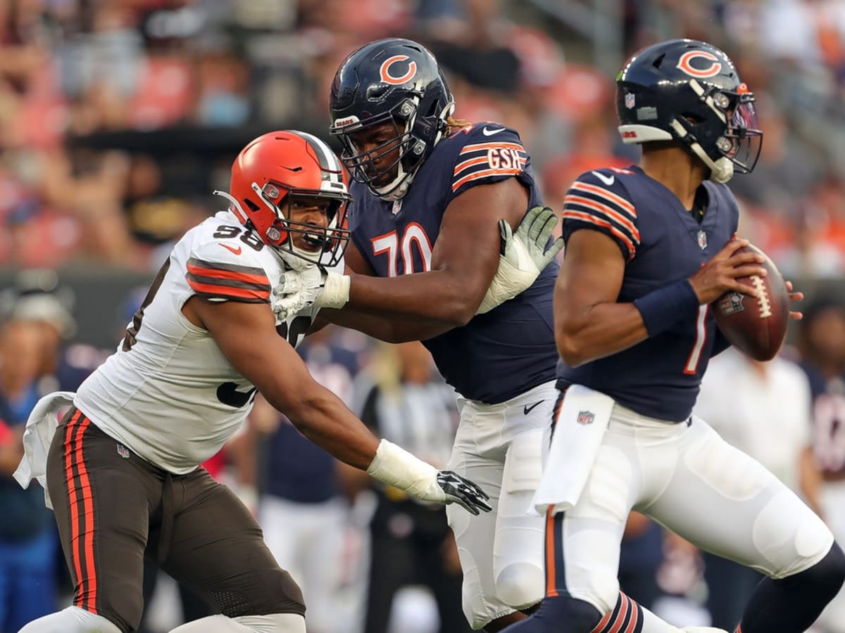 Cleveland Browns defensive end Isaac Rochell (98) runs off of the line of  scrimmage during an NFL football game against the New England Patriots,  Sunday, Oct. 16, 2022, in Cleveland. (AP Photo/Kirk