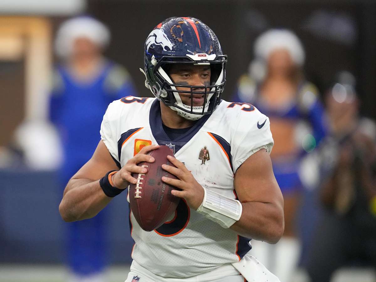 Broncos QB Russell Wilson 'devastated' by HC Nathaniel Hackett's firing: 'I  wish I could've played better for him'