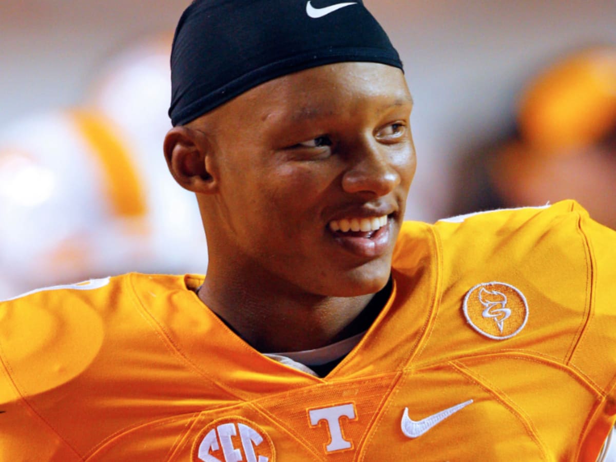 Source - Titans to start QB Joshua Dobbs vs. Cowboys - ESPN