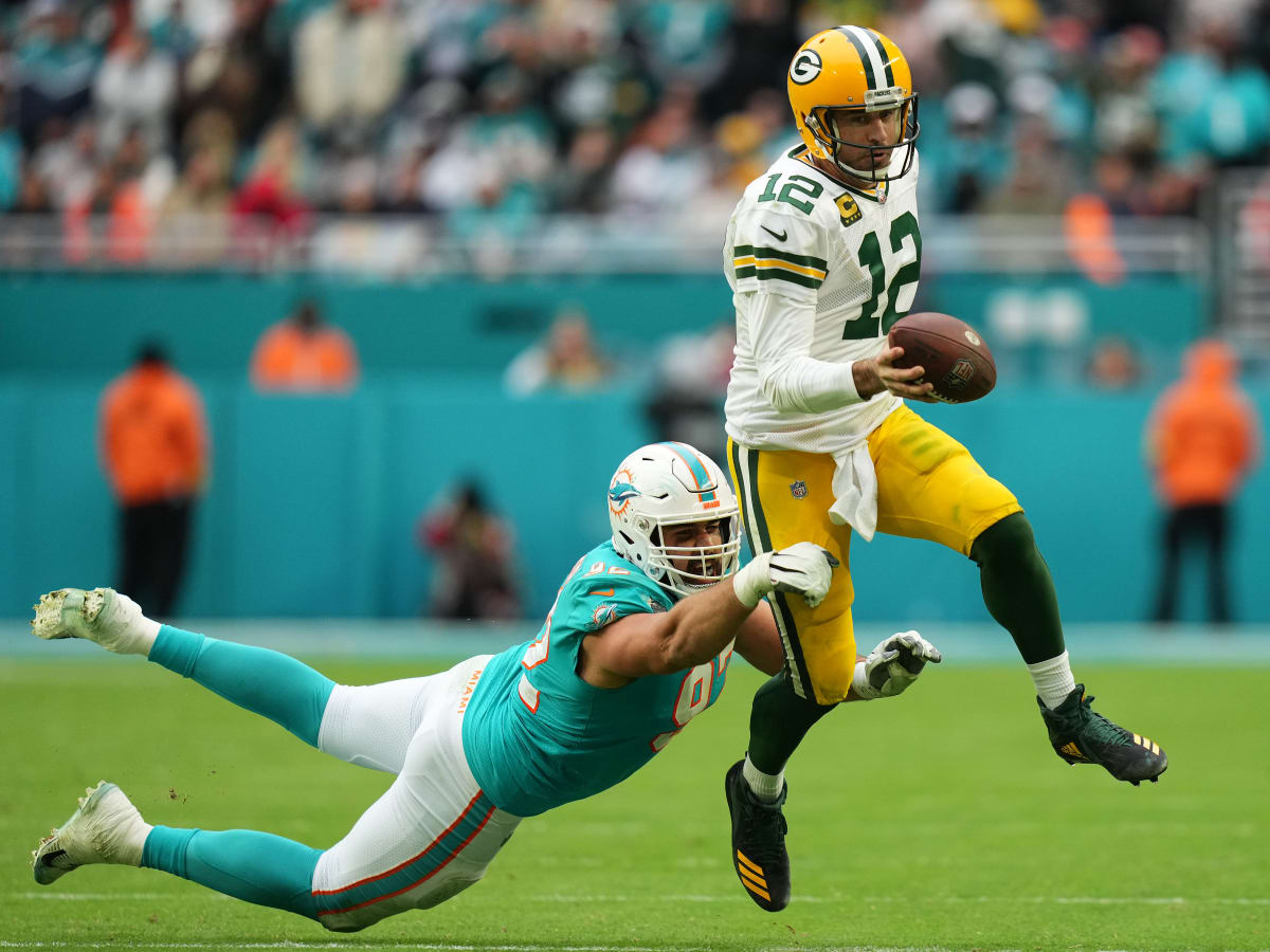 Sports Illustrated on X: Aaron Rodgers with the clean cut for