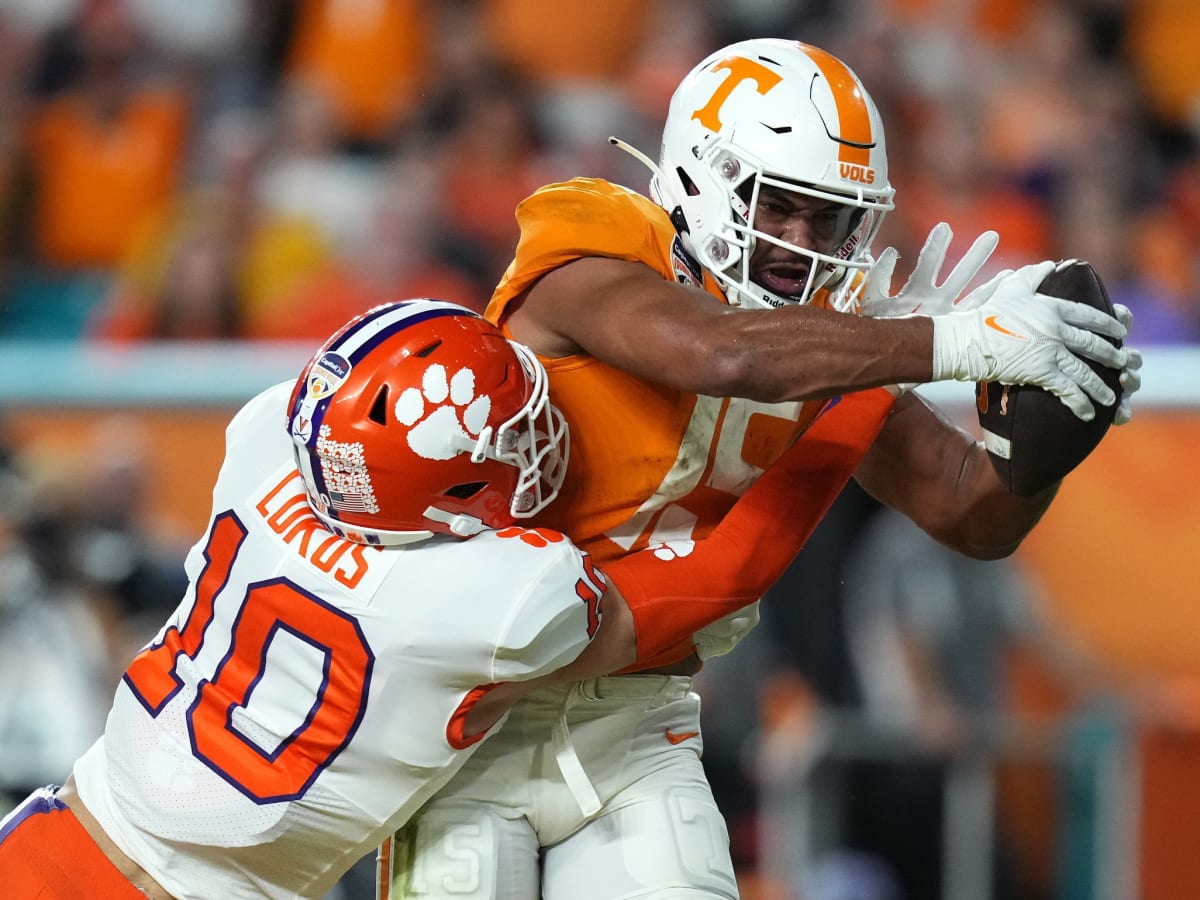 Look: Tennessee Vols Baseball Donning New Uniforms in Lexington - Sports  Illustrated Tennessee Volunteers News, Analysis and More