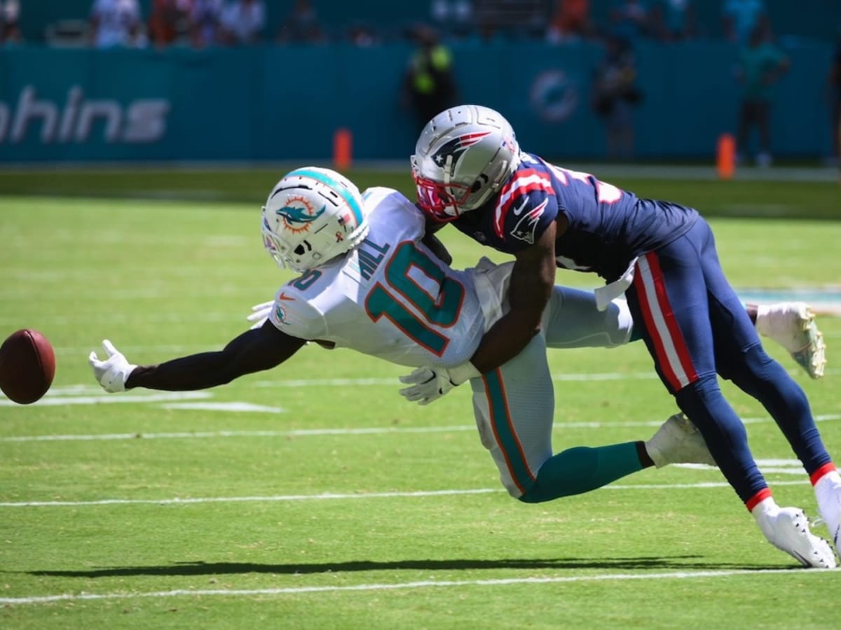 Dolphins, Patriots square off with playoff chances at stake