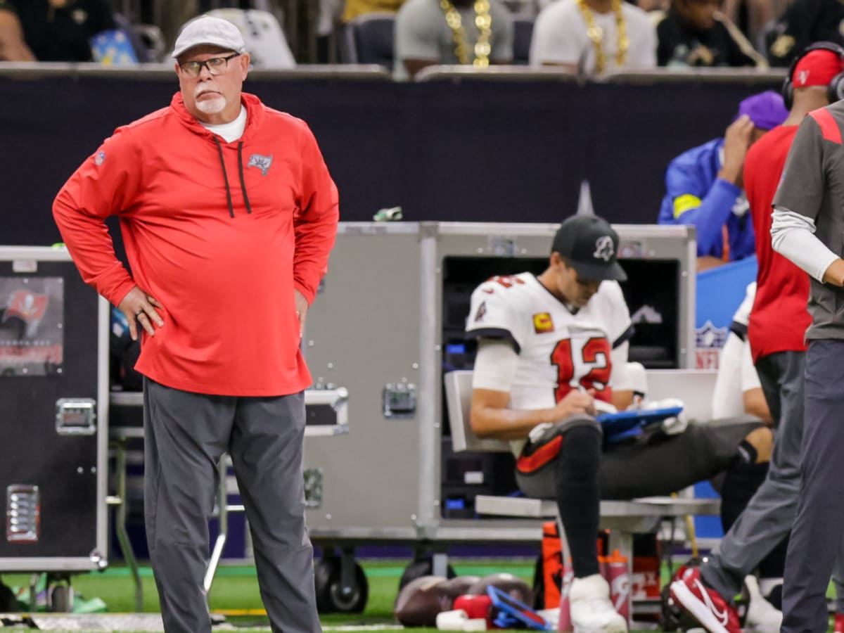 Patriots Unfiltered 3/31: Is New England Moving to a Positionless defense?,  Bruce Arians Retirement Reaction, Setting Expectations for 2022