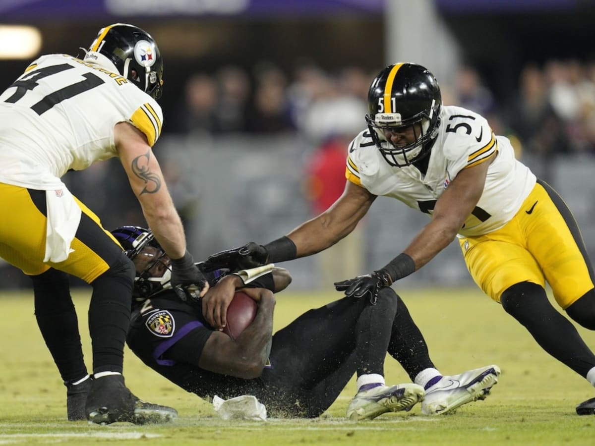 Myles Jack Leaves Steelers Game vs. Buccaneers With Injury