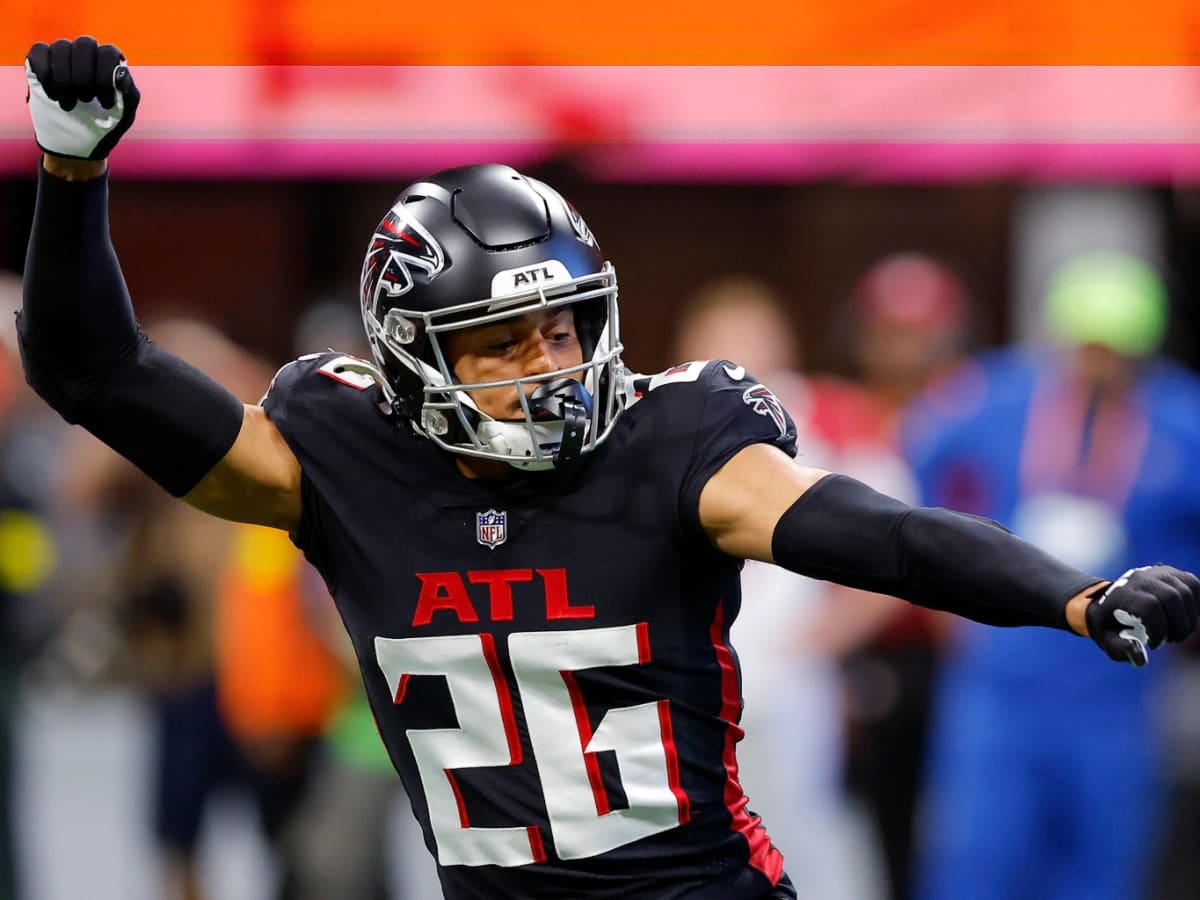 Falcons to bring back CB Isaiah Oliver, per report