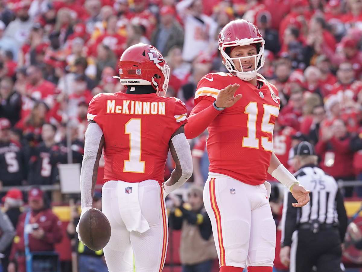 Chiefs use fourth-quarter surge to defeat Denver 27-24 - Arrowhead