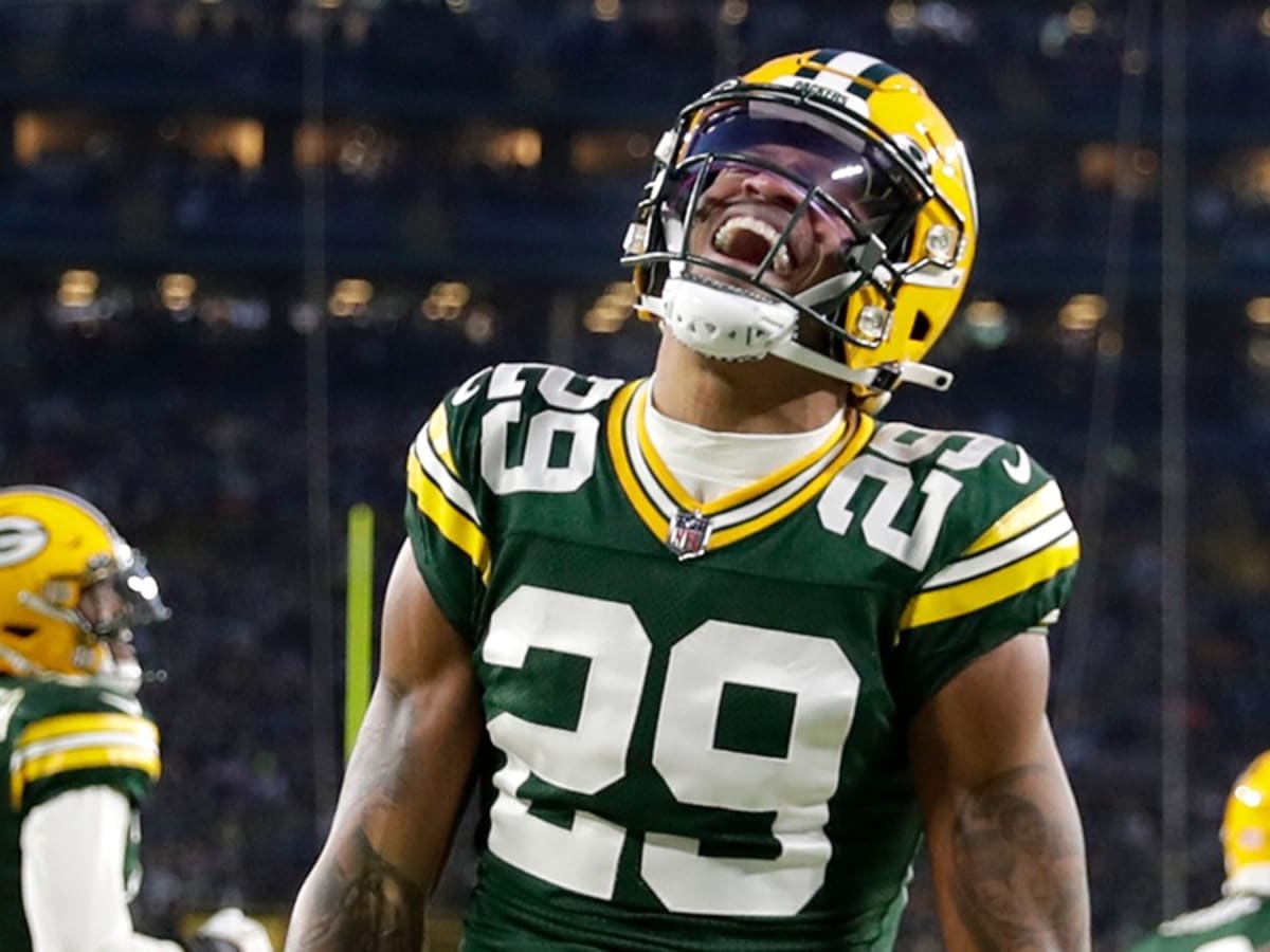 Green Bay, Wisconsin, USA. 02nd Jan, 2022. Minnesota Vikings running back  Kene Nwangwu #26 receives the kickoff during NFL football game between the Minnesota  Vikings and the Green Bay Packers at Lambeau