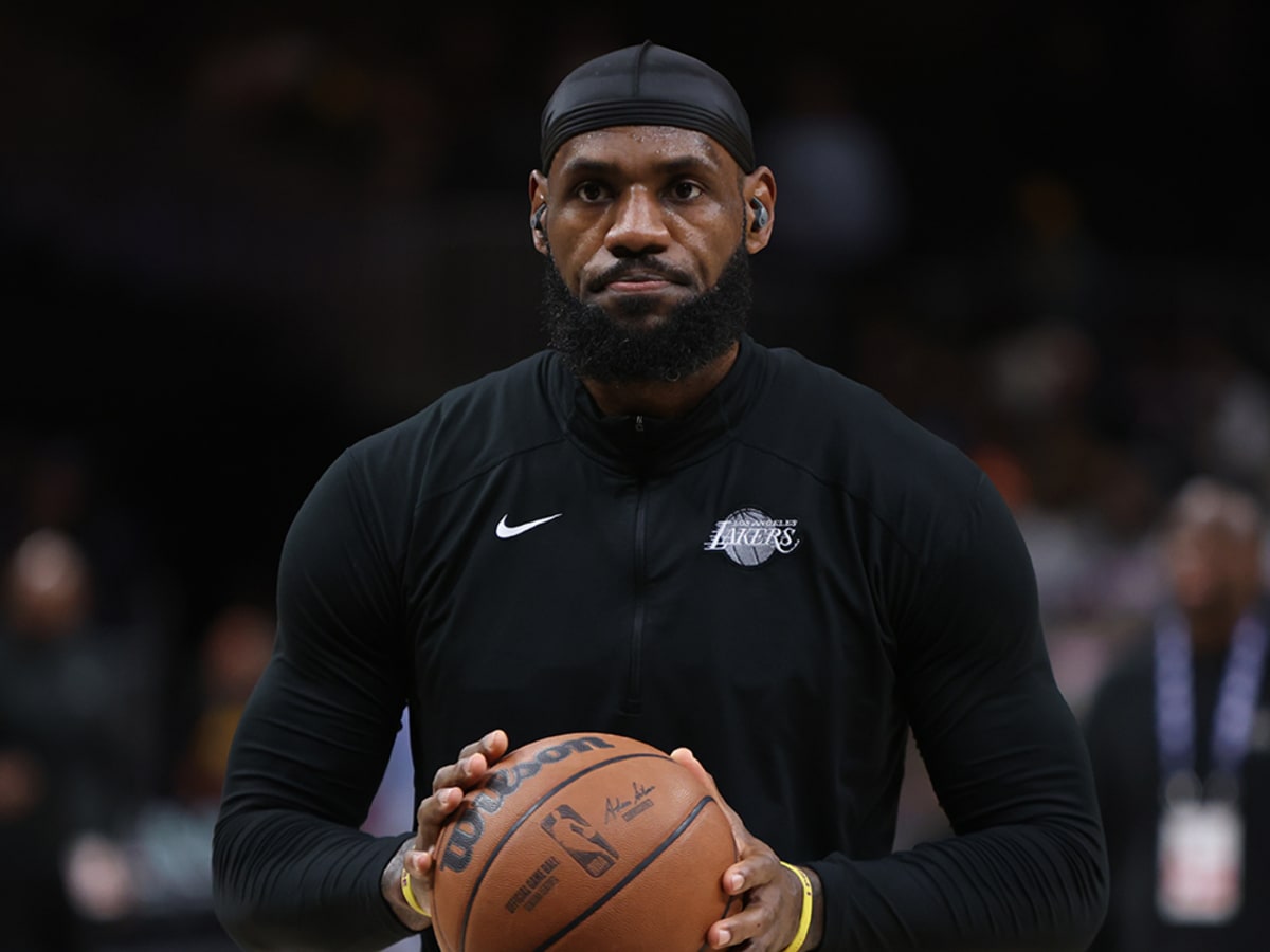 LeBron James suffers huge fan backlash after tweeting support for Deshaun  Watson