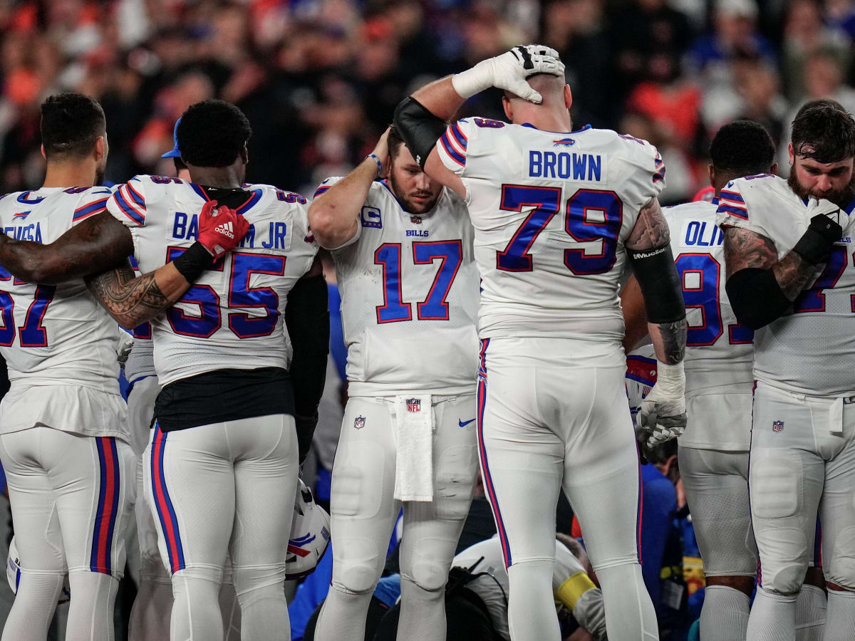 FOX Sports: NFL on X: Tonight's Buffalo Bills-Cincinnati Bengals game has  been postponed after Buffalo Bills' Damar Hamlin collapsed, NFL  Commissioner Roger Goodell announced.  / X