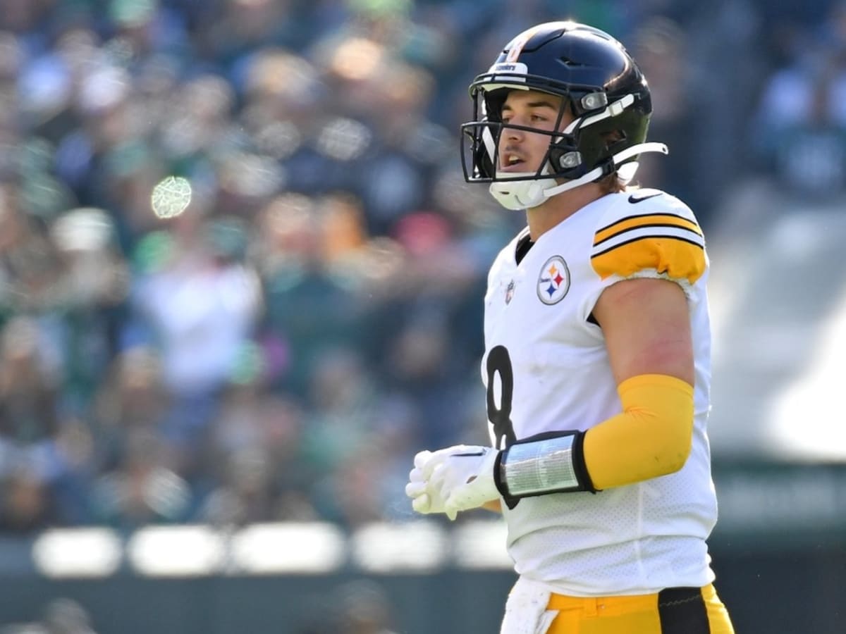 Hurricane Jeanne couldn't stop Ben Roethlisberger in his first NFL start.  Can Kenny Pickett take the league by storm, too?