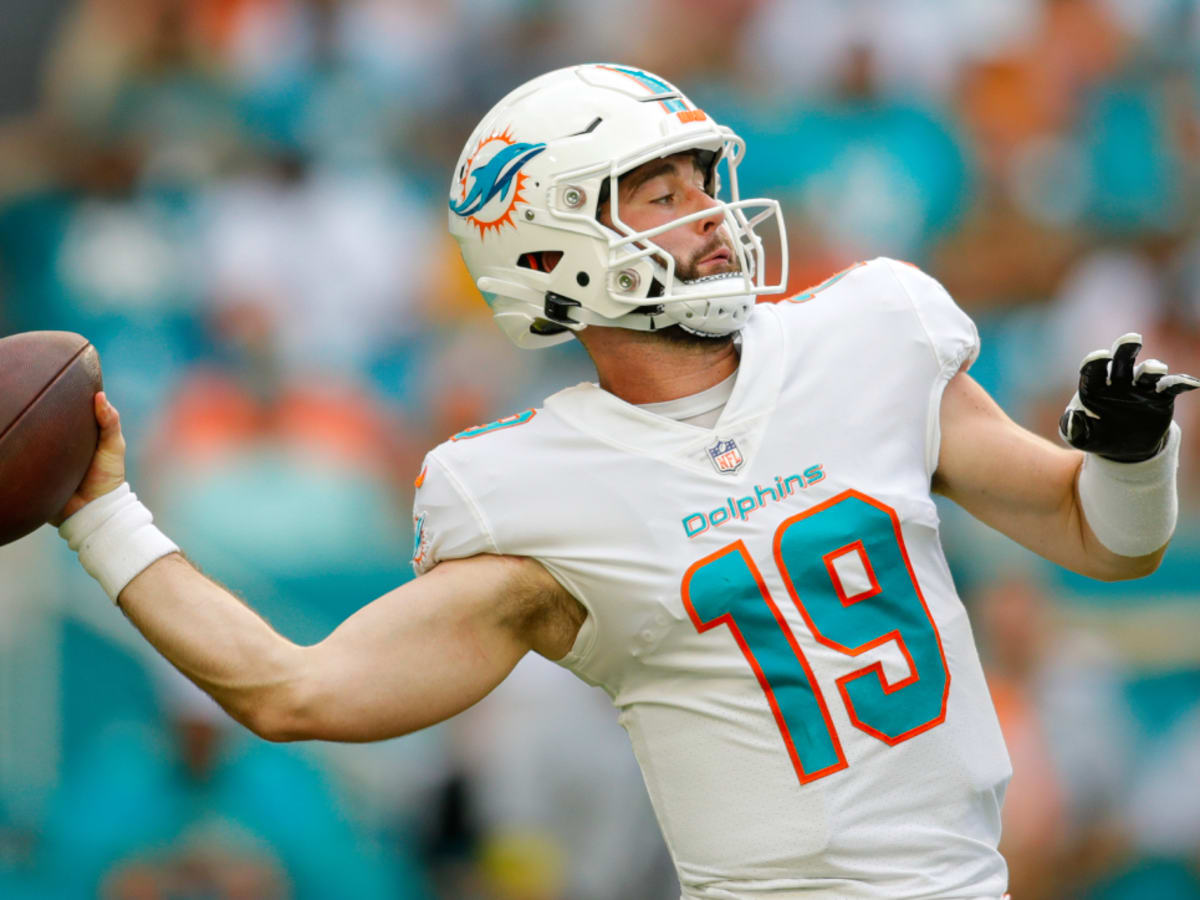 Dolphins Will Start Skylar Thompson at Quarterback for Sunday's Must-Win  Game vs. Jets - Sports Illustrated