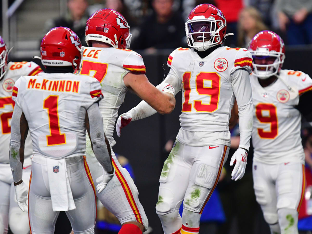 Patrick Mahomes, Chiefs break out 'Snow Globe' play in win over