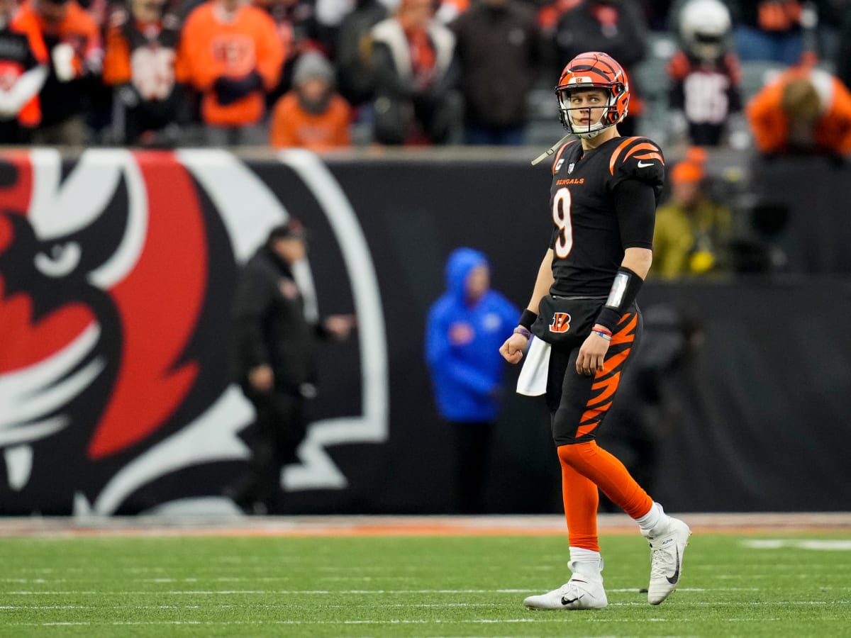 Joe Burrow vs. Justin Herbert contract standoff does not help the Bengals -  A to Z Sports