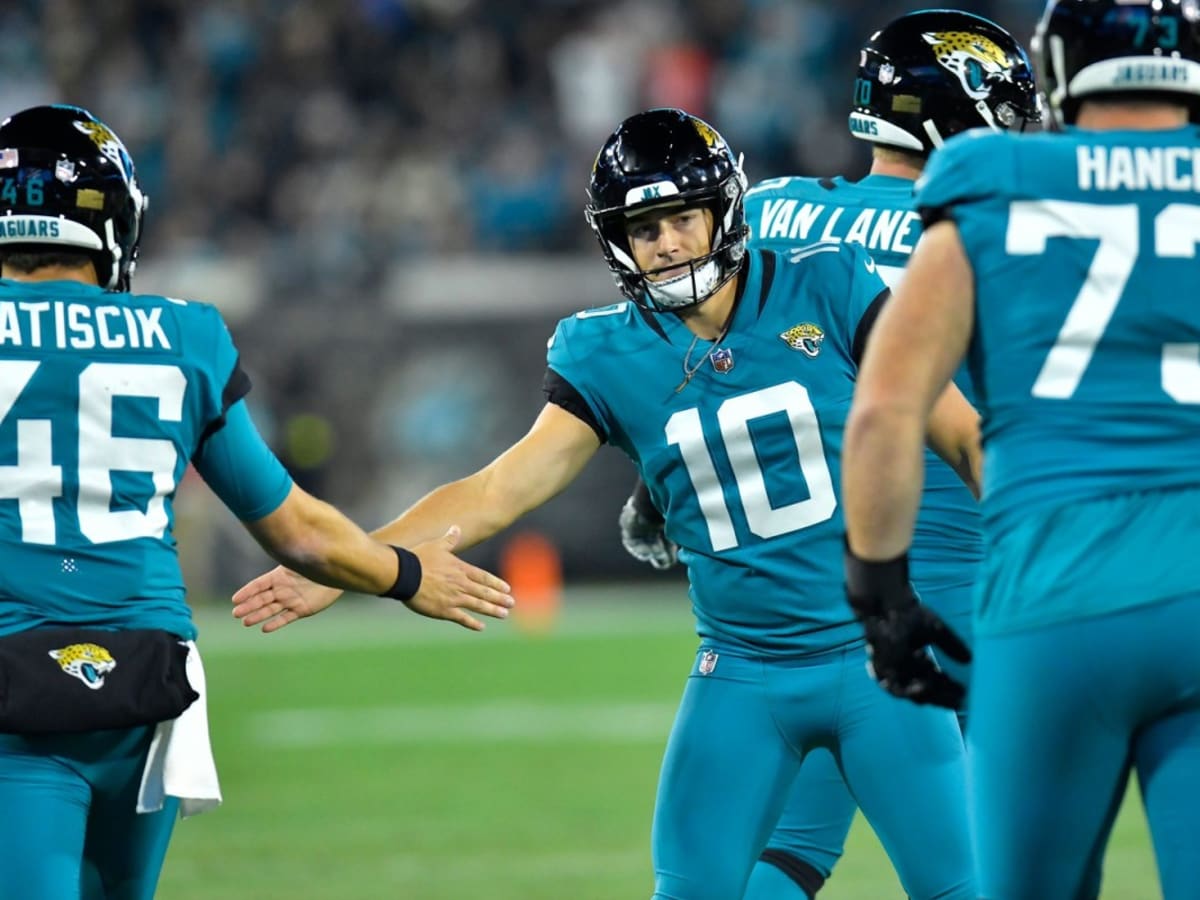 Jacksonville Jaguars place kicker Riley Patterson (10) makes a