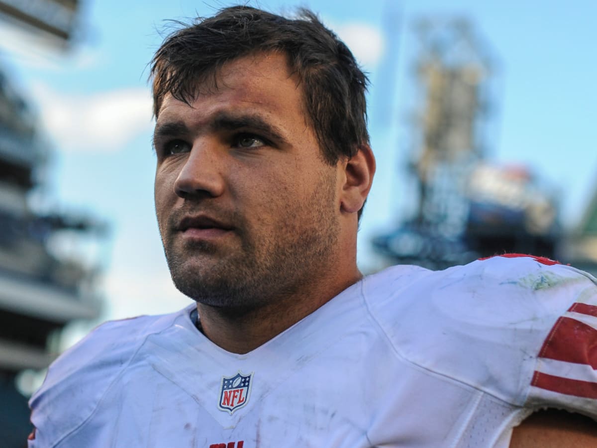 Peyton Hillis off a ventilator after swimming accident: girlfriend