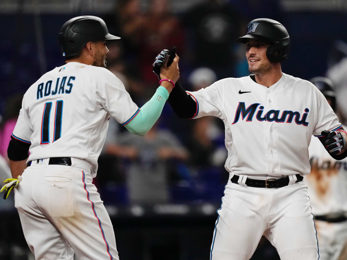 Marlins' Miguel Rojas switching to uniform number 11 for 2022 season - Fish  Stripes