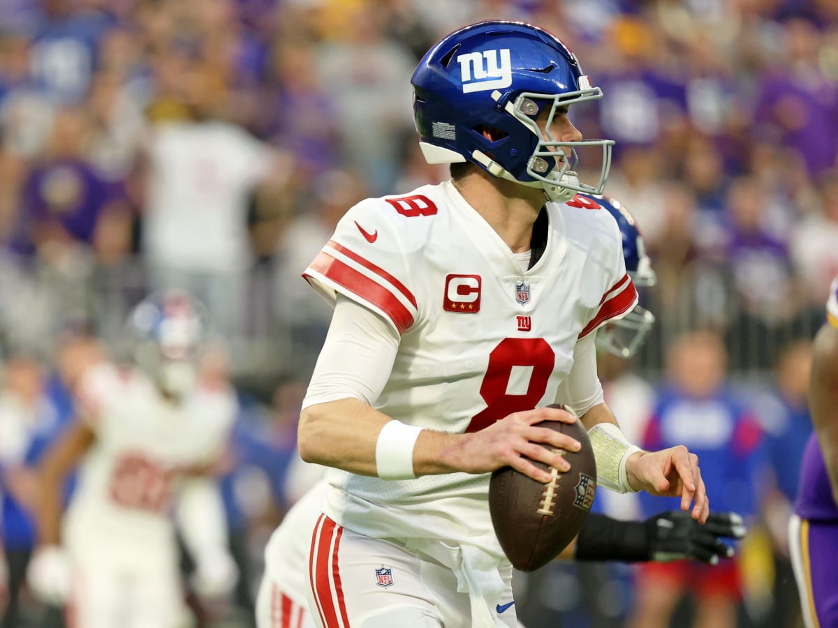 If healthy, Daniel Jones needs to start the New York Giants' final