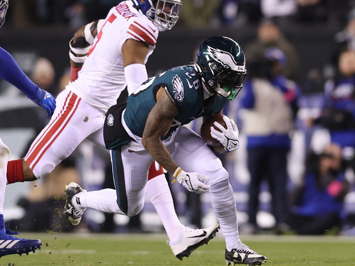 Eagles dominate Giants and send warning to rest of NFC playoff