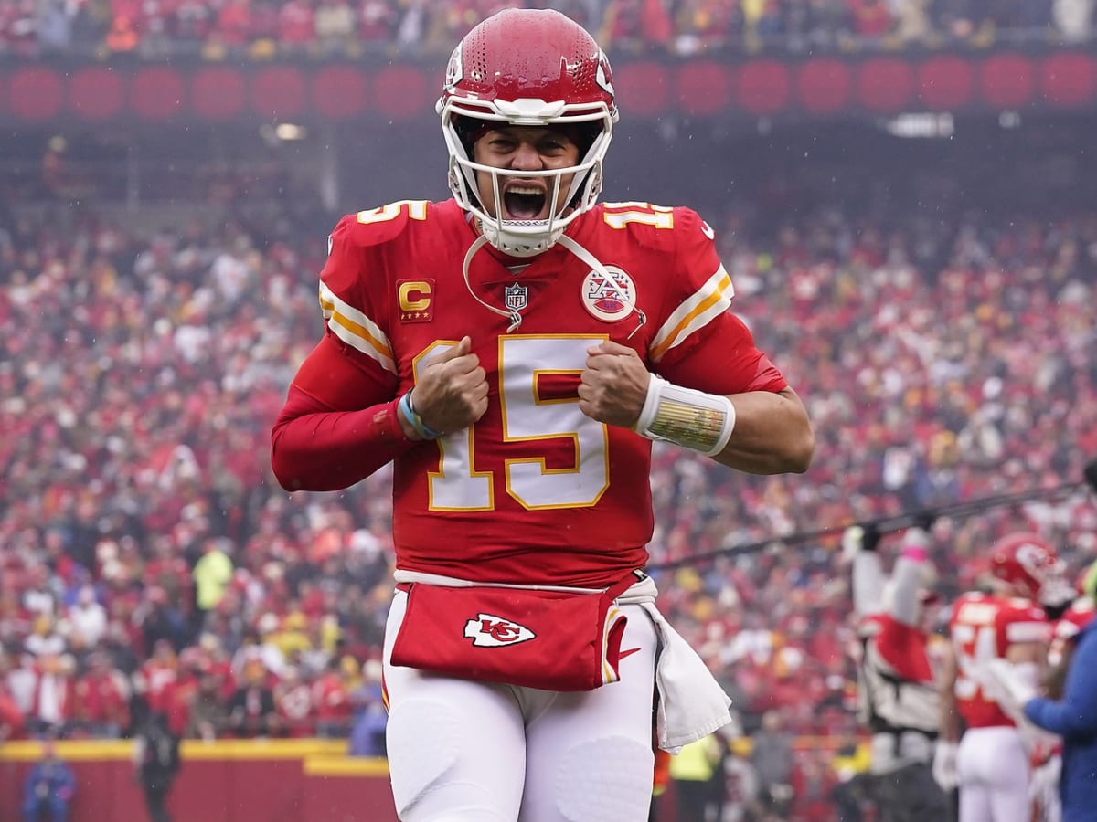 Patrick Mahomes After Losing Super Bowl LV: 'We're Going to Be Back' -  Sports Illustrated Kansas City Chiefs News, Analysis and More