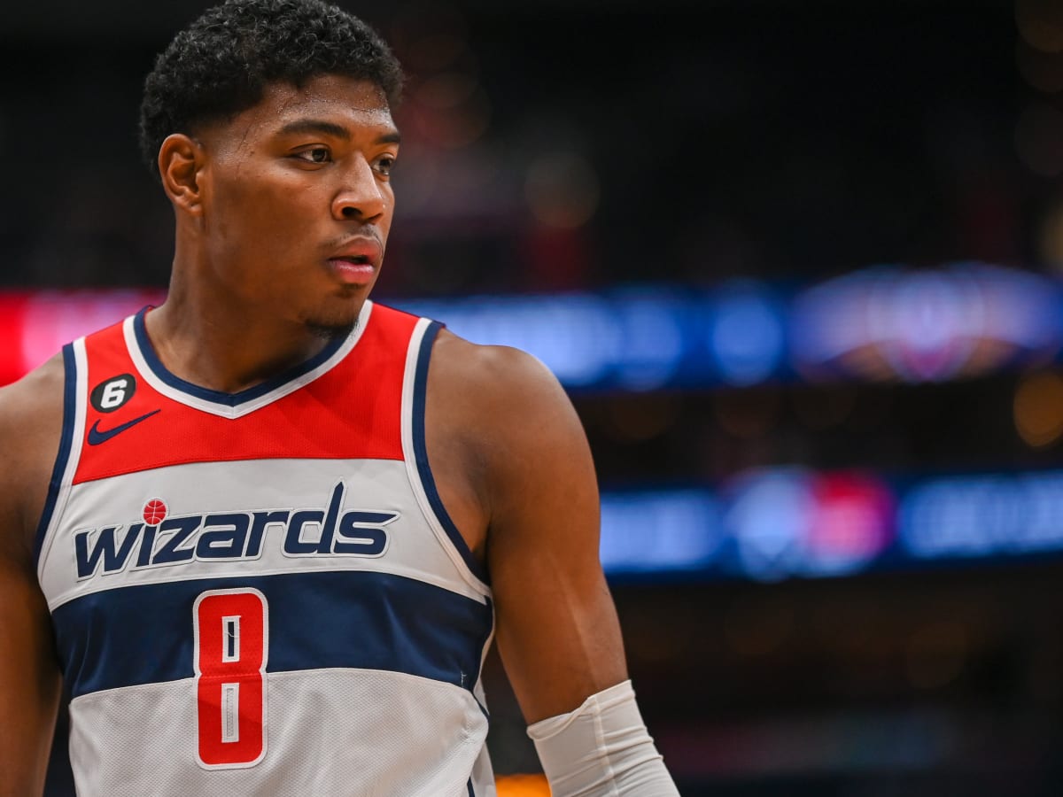 ClutchPoints on X: Rui Hachimura SHOWTIME 💥 Lakers lead 35-9 over the  Grizzlies to end the 1st quarter.  / X