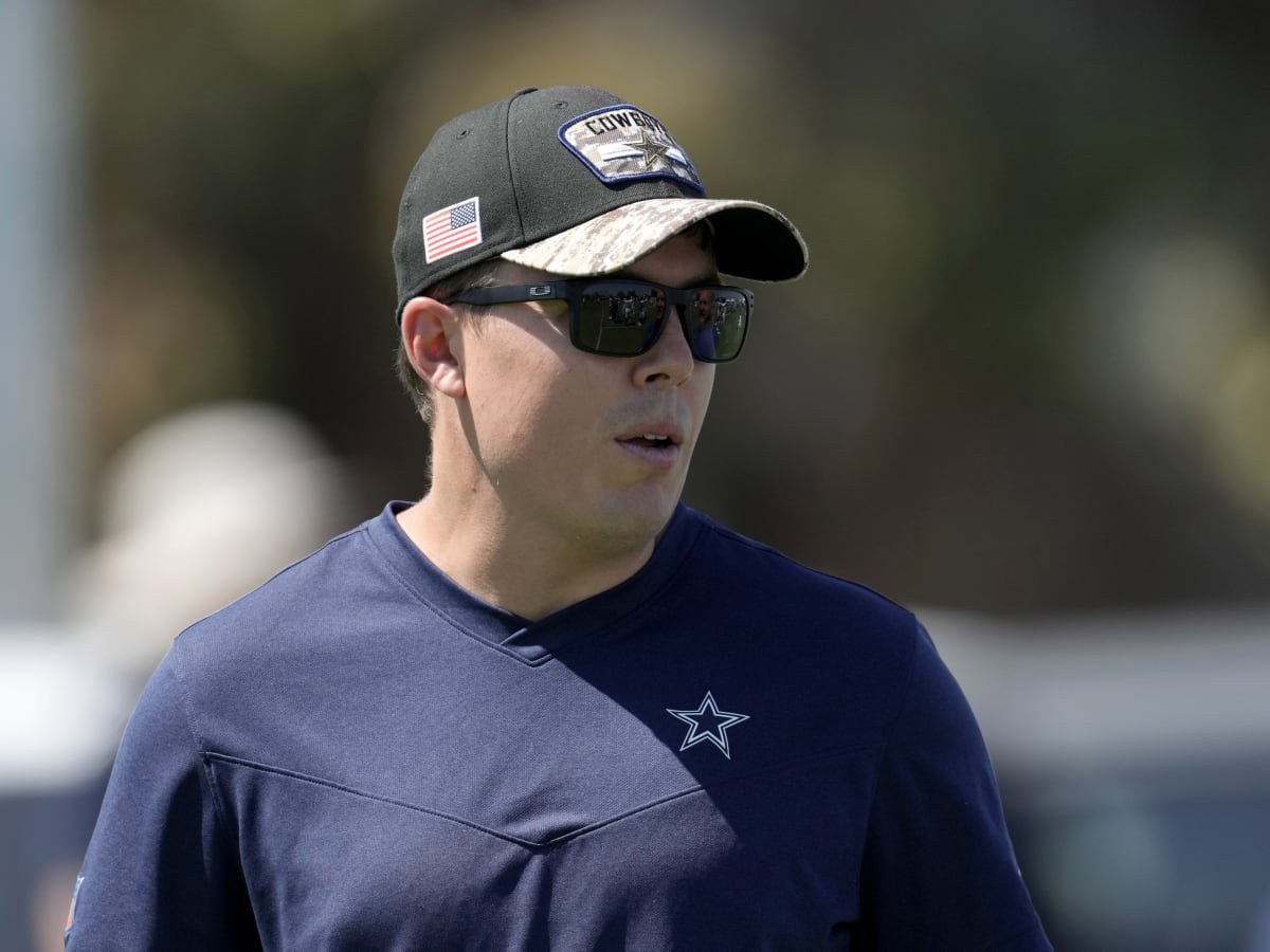 Report: UW offensive coordinator candidate Kellen Moore leaning toward  staying with Dallas Cowboys