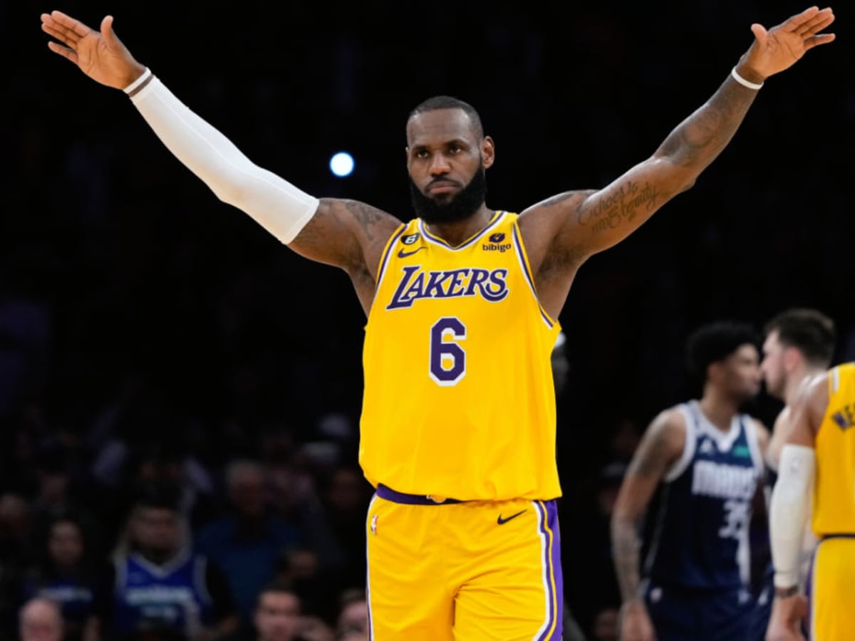 LeBron James jersey number: Lakers All-Star switching back to No. 6 next  season, per report - DraftKings Network