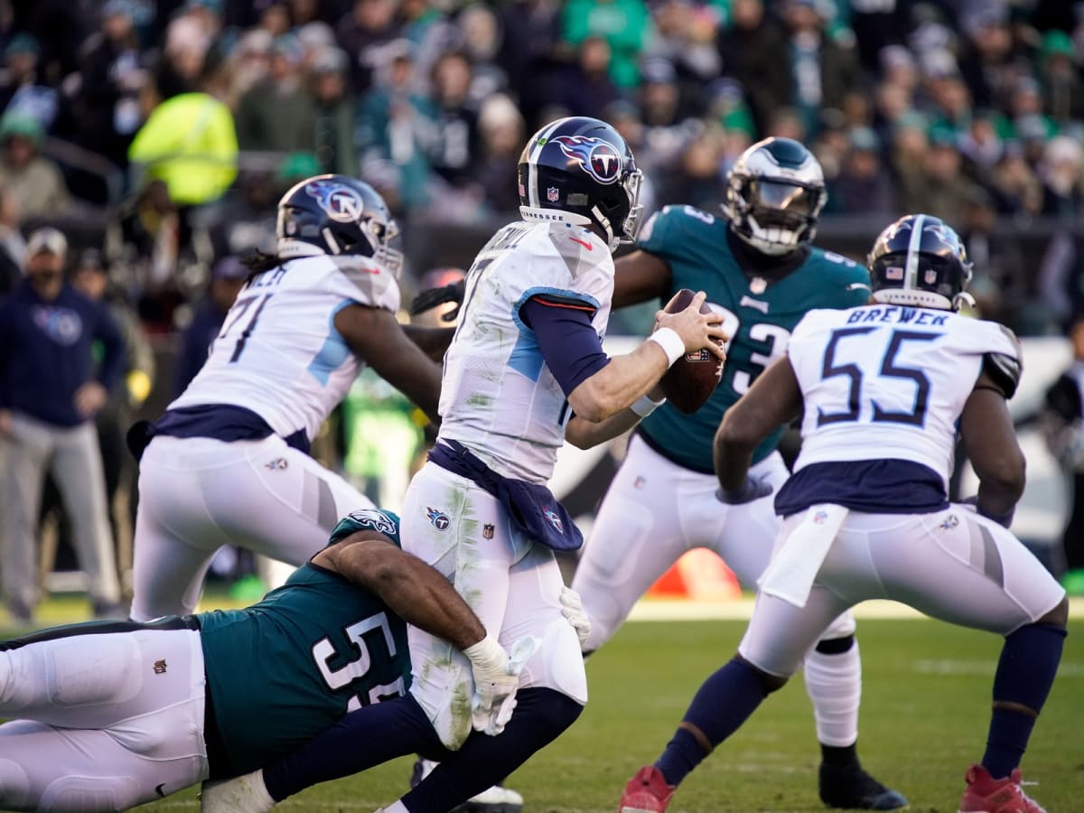 Tennessee Titans guard Aaron Brewer (55) after an NFL football