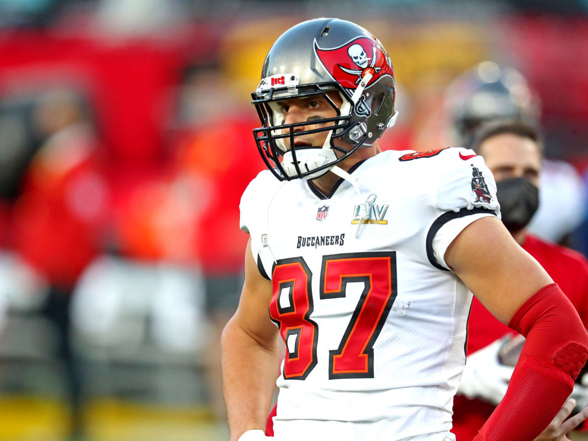 Rob Gronkowski will continue to wear No. 87 for the Buccaneers