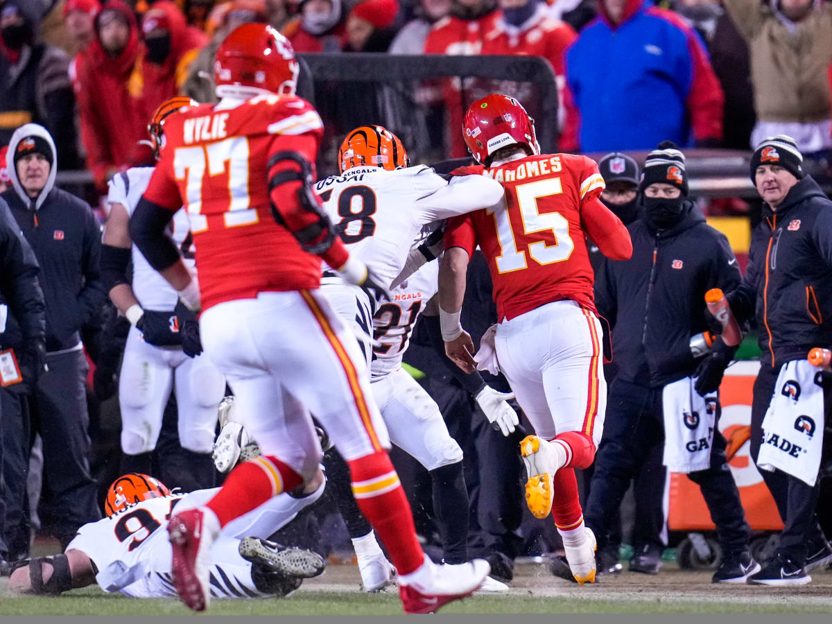 Cincinnati Bengals Defensive End Joseph Ossai on How 2022 Season Ended: 'We  Lost, That's Motivation Enough' - Sports Illustrated Cincinnati Bengals  News, Analysis and More