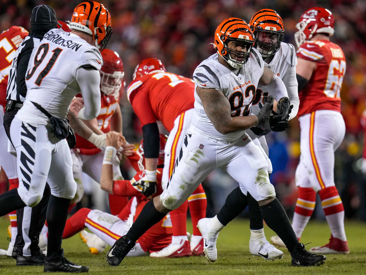 NFL Rules Analyst Gene Steratore Confirms Chiefs Held Cincinnati Bengals BJ  Hill On Game-Sealing Play - Sports Illustrated Cincinnati Bengals News,  Analysis and More